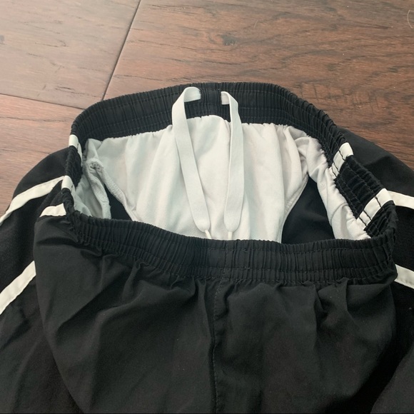 Nike Girls Dri-Fit Exercise Shorts size S - Picture 7 of 7